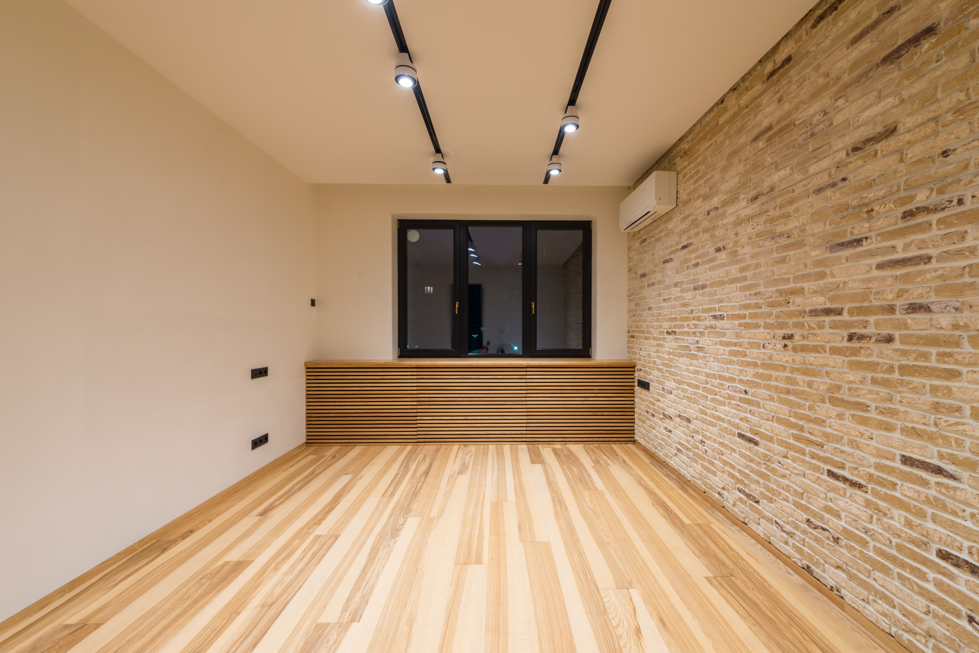Glass partition system